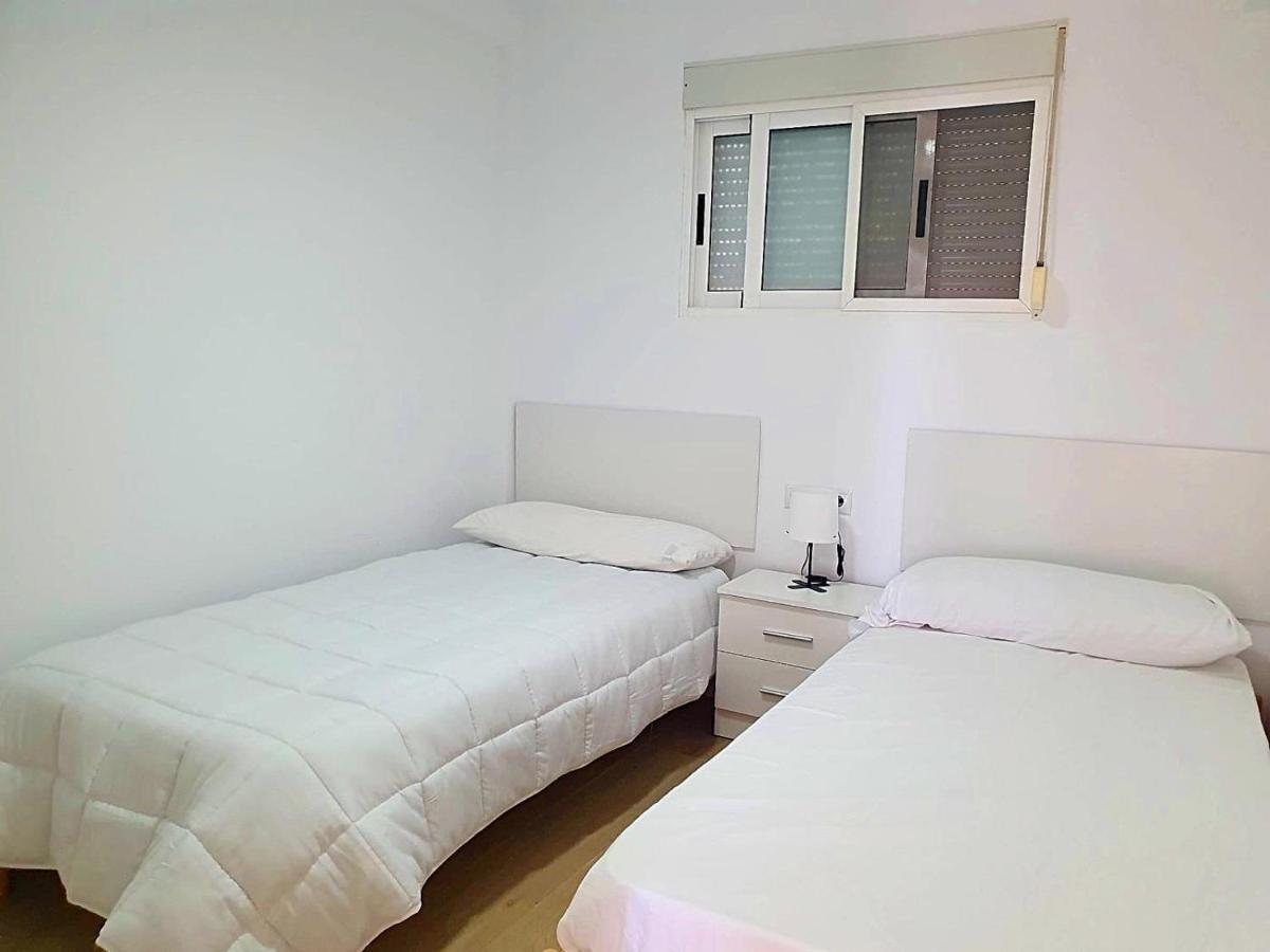 First Line Apartment With 3 Bedrooms And Seaviews 貝尼多姆 外观 照片